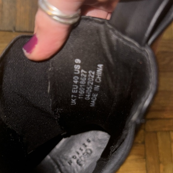 Awesome Chunky Chelsea Boots - Black with lilac soles!! - Picture 5 of 6